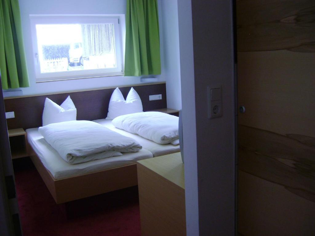 Almandin Apartments イシュグル 部屋 写真